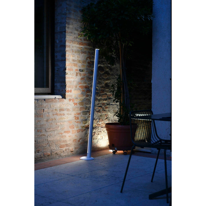 Zafferano Pencil LED Linear Cordless Light 19.6" Docking Station White